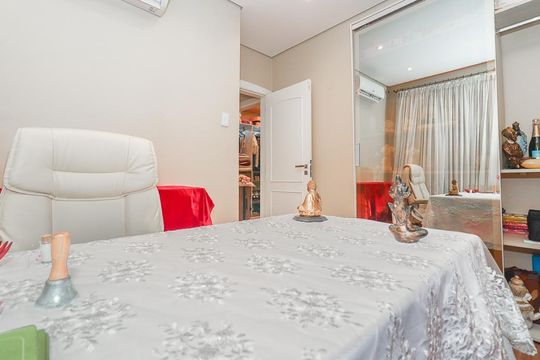 Quarto 2 de apartamento à venda com 2 quartos, 125m² em Petrópolis, Porto Alegre