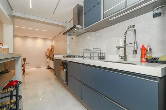 Cozinha de apartamento à venda com 2 quartos, 125m² em Petrópolis, Porto Alegre
