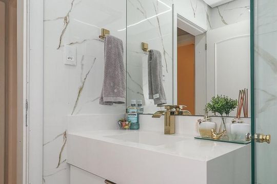 Banheiro Social de apartamento à venda com 2 quartos, 125m² em Petrópolis, Porto Alegre