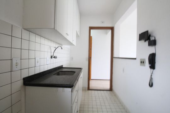 Cozinha de apartamento à venda com 1 quarto, 42m² em Vila Suzana, São Paulo