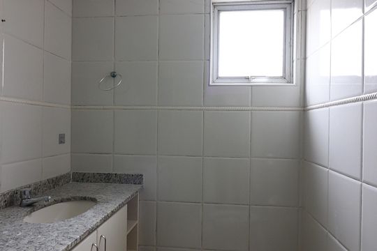Banheiro Social de apartamento à venda com 3 quartos, 95m² em Demarchi, São Bernardo do Campo
