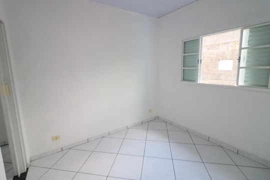 Quarto  de casa para alugar com 2 quartos, 47m² em Bussocaba, Osasco