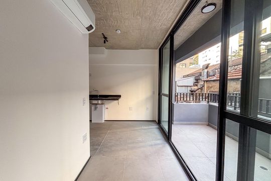 Varanda de kitnet/studio à venda com 1 quarto, 25m² em Cerqueira César, São Paulo