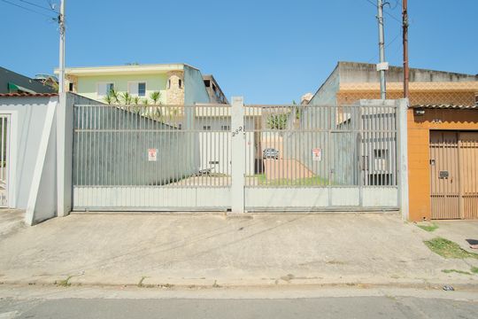 Fachada de casa para alugar com 2 quartos, 100m² em Vila Nova Savoia, São Paulo