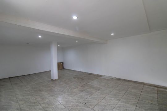 Garagem de casa à venda com 3 quartos, 299m² em Jardim Santa Mena, Guarulhos
