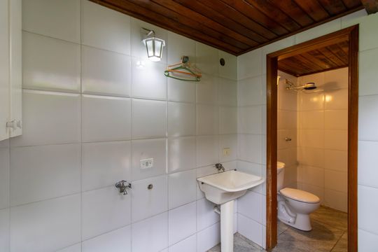 Area de Serviço de casa à venda com 3 quartos, 299m² em Jardim Santa Mena, Guarulhos