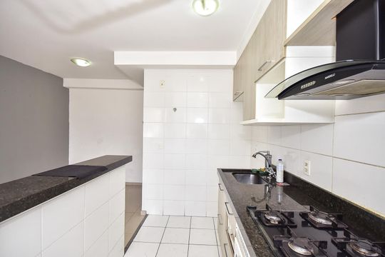 Cozinha de apartamento à venda com 2 quartos, 48m² em Jardim Umarizal, São Paulo
