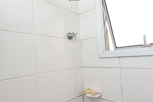 Banheiro de apartamento à venda com 2 quartos, 48m² em Jardim Umarizal, São Paulo