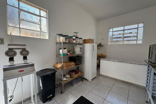 Casa à venda com 3 quartos, 600m² em Carlos Prates, Belo Horizonte