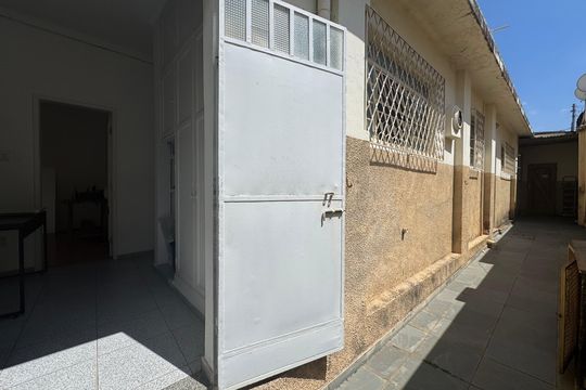 Casa à venda com 3 quartos, 600m² em Carlos Prates, Belo Horizonte