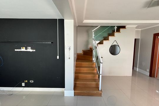 Sala de casa à venda com 4 quartos, 300m² em Vila Guiomar, Santo André