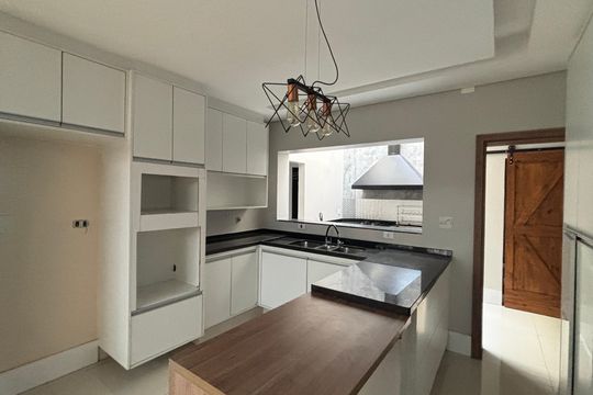 Cozinha de casa à venda com 4 quartos, 300m² em Vila Guiomar, Santo André