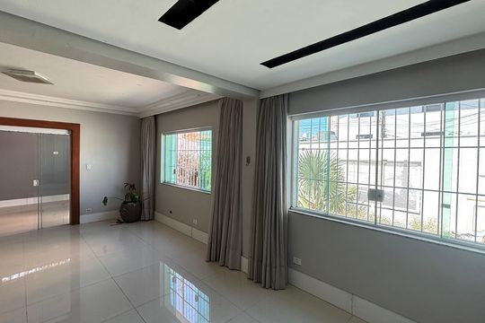 Sala de casa à venda com 4 quartos, 300m² em Vila Guiomar, Santo André