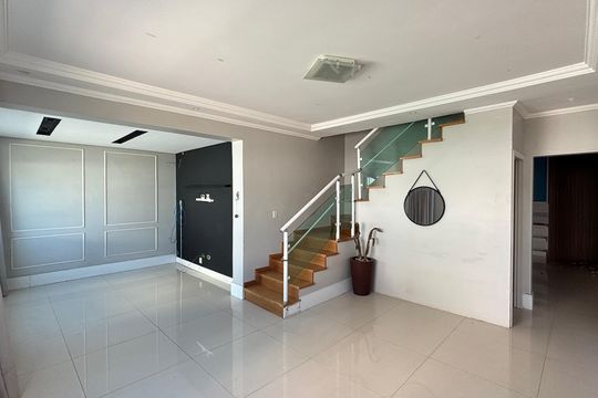 Casa à venda com 4 quartos, 300m² em Vila Guiomar, Santo André