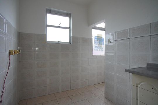 Cozinha de apartamento à venda com 2 quartos, 55m² em Navegantes, Porto Alegre