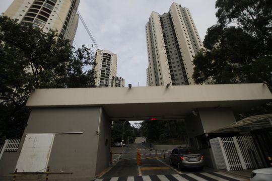 Fachada do Prédio de apartamento à venda com 2 quartos, 72m² em Chácara Agrindus, Taboão da Serra