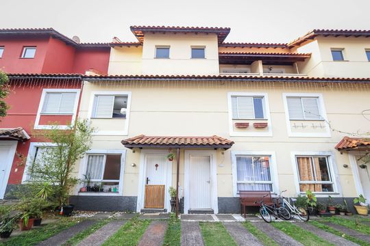 Fachada de casa de condomínio à venda com 3 quartos, 127m² em Jardim São Luís, São Paulo