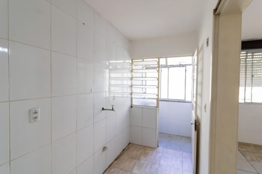 Cozinha  de apartamento à venda com 2 quartos, 50m² em Vila Nova, Porto Alegre