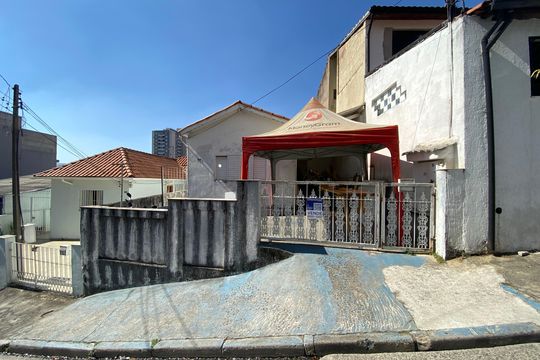 Fachada de casa para alugar com 1 quarto, 138m² em Vila Gustavo, São Paulo