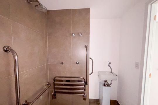 Banheiro de kitnet/studio à venda com 1 quarto, 54m² em Jardim Paulista, São Paulo