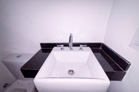 Banheiro Social de apartamento à venda com 1 quarto, 20m² em Cerqueira César, São Paulo