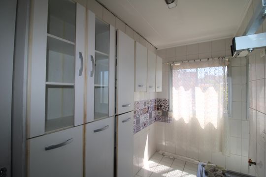 Cozinha de apartamento à venda com 2 quartos, 52m² em Vila Basileia, São Paulo