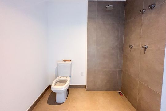 Banheiro de kitnet/studio à venda com 1 quarto, 20m² em Jardim Paulista, São Paulo