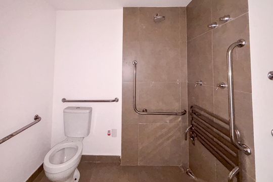 Banheiro de kitnet/studio à venda com 1 quarto, 47m² em Jardim Paulista, São Paulo