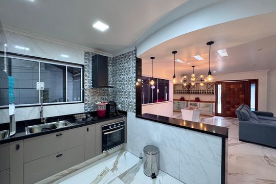 Cozinha de casa de condomínio para alugar com 5 quartos, 400m² em Recreio dos Bandeirantes, Rio de Janeiro
