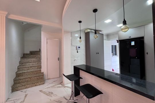 Sala de casa de condomínio para alugar com 5 quartos, 400m² em Recreio dos Bandeirantes, Rio de Janeiro