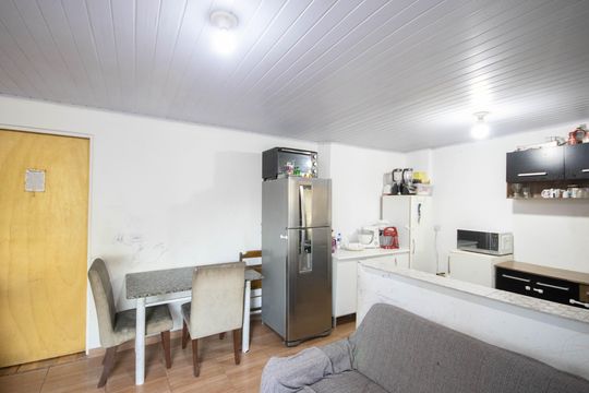 Casa à venda com 4 quartos, 100m² em Vila Nova Galvão, São Paulo