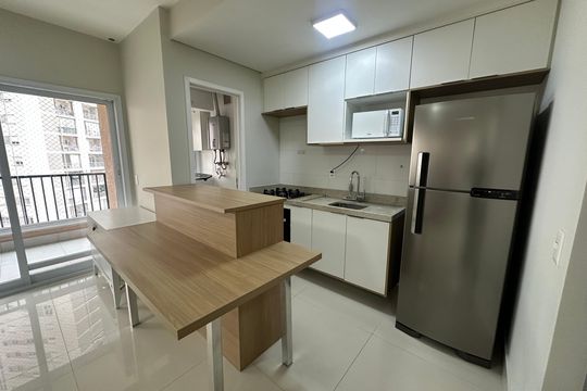 Cozinha de apartamento para alugar com 3 quartos, 110m² em Alphaville Empresarial, Barueri