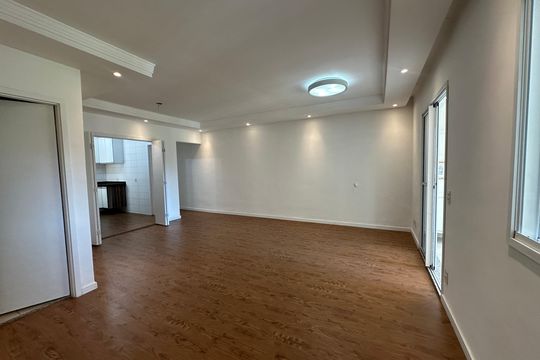 Sala de apartamento à venda com 3 quartos, 105m² em Jardim Tupanci, Barueri