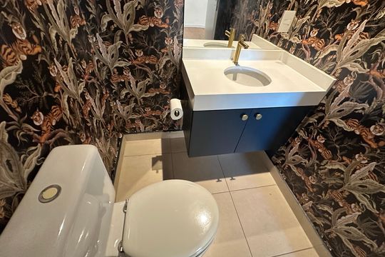 Lavabo de apartamento à venda com 3 quartos, 105m² em Jardim Tupanci, Barueri