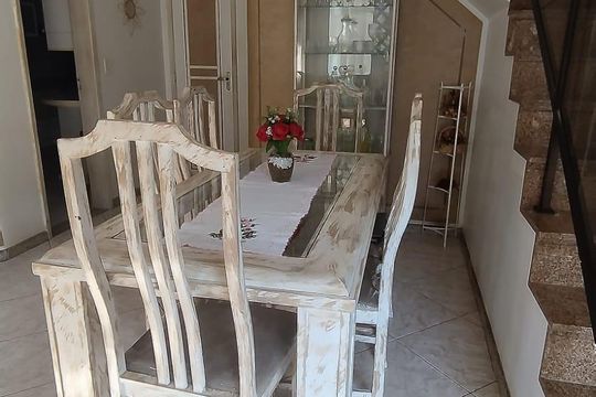 Sala de casa de condomínio à venda com 3 quartos, 172m² em Taquara, Rio de Janeiro