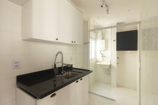 Cozinha de apartamento para alugar com 2 quartos, 42m² em Inhoaíba, Rio de Janeiro
