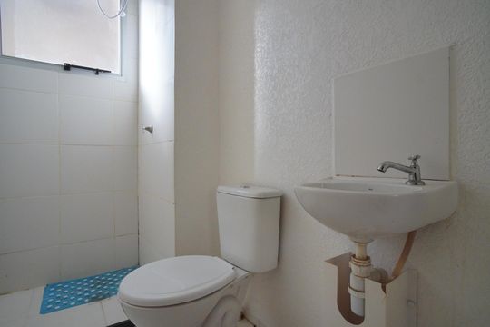 Banheiro Corredor de apartamento à venda com 2 quartos, 50m² em Sarandi, Porto Alegre