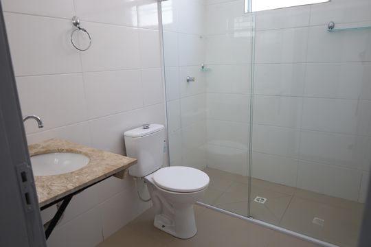Banheiro de casa para alugar com 2 quartos, 75m² em Cidade Dutra, São Paulo