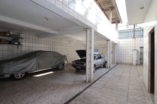 Garagem de casa à venda com 2 quartos, 220m² em Barcelona, São Caetano do Sul