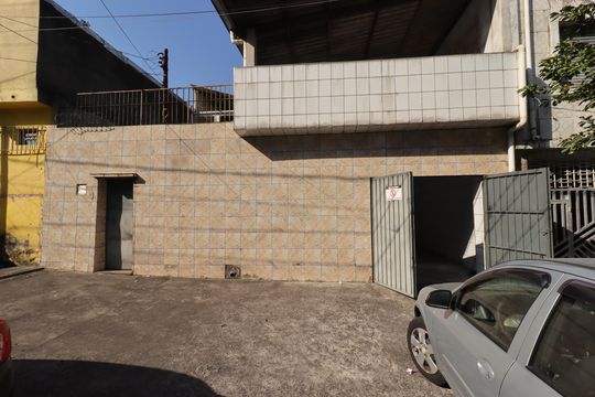 Fachada de casa à venda com 2 quartos, 220m² em Barcelona, São Caetano do Sul