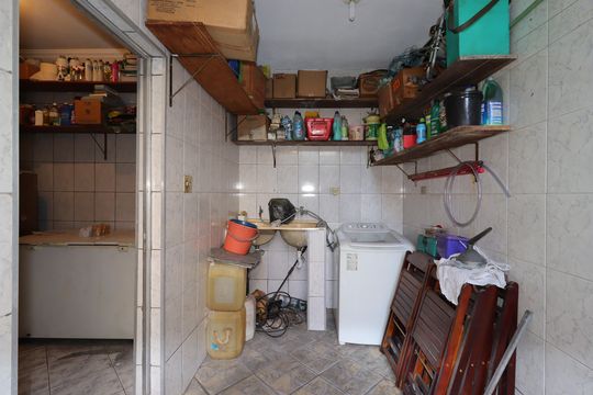 Área de Serviço de casa à venda com 2 quartos, 220m² em Barcelona, São Caetano do Sul