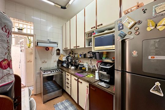 Cozinha de apartamento à venda com 2 quartos, 81m² em Laranjeiras, Rio de Janeiro