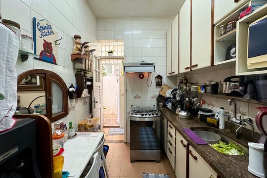 Cozinha de apartamento à venda com 2 quartos, 81m² em Laranjeiras, Rio de Janeiro