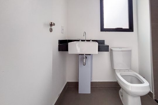 Banheiro de apartamento à venda com 2 quartos, 62m² em Cerqueira César, São Paulo