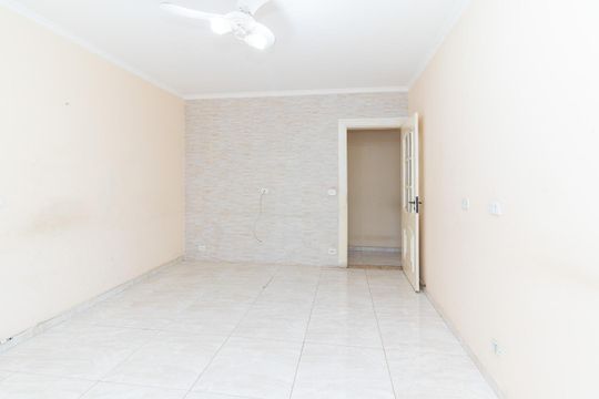 Casa à venda com 3 quartos, 250m² em Vila Robertina, São Paulo