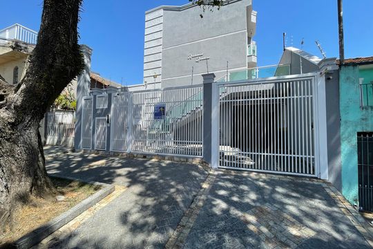 Fachada + Placa de casa de condomínio à venda com 2 quartos, 93m² em Vila Ré, São Paulo