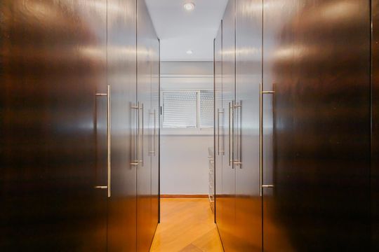 Closet da suíte de apartamento à venda com 2 quartos, 91m² em Sumaré, São Paulo