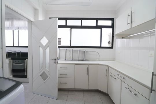 Área de Serviço de apartamento para alugar com 4 quartos, 230m² em Centro, Guarujá