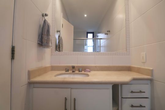 Banheiro Suíte de apartamento para alugar com 4 quartos, 230m² em Centro, Guarujá