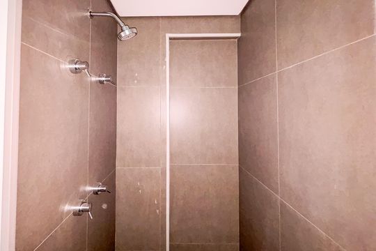 Banheiro de kitnet/studio à venda com 1 quarto, 26m² em Cerqueira César, São Paulo